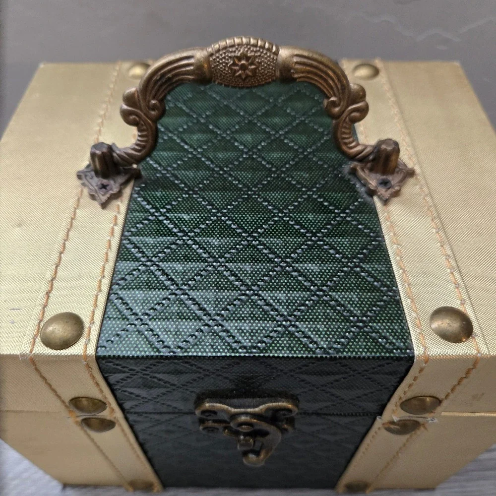 N/A decorative trunk